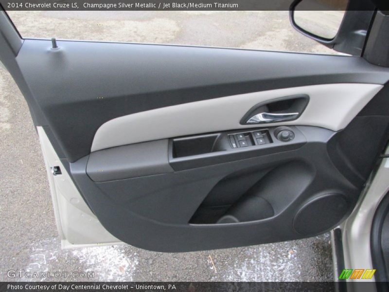 Champagne Silver Metallic / Jet Black/Medium Titanium 2014 Chevrolet Cruze LS