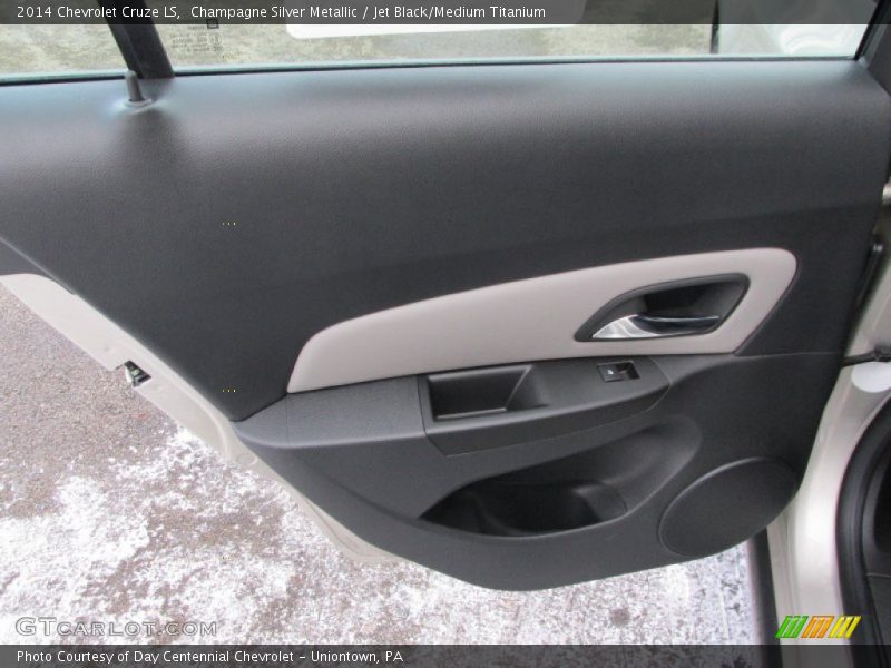 Champagne Silver Metallic / Jet Black/Medium Titanium 2014 Chevrolet Cruze LS
