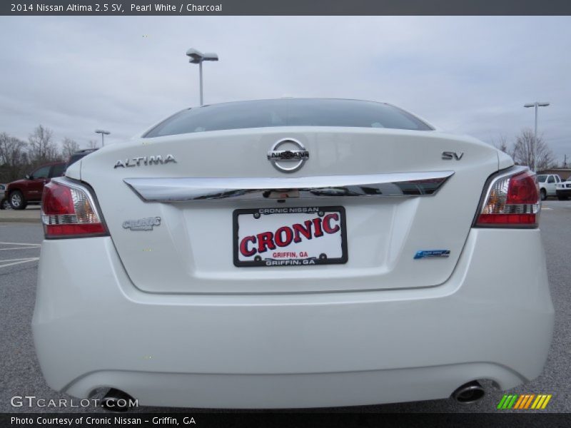 Pearl White / Charcoal 2014 Nissan Altima 2.5 SV