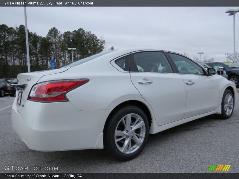 Pearl White / Charcoal 2014 Nissan Altima 2.5 SV