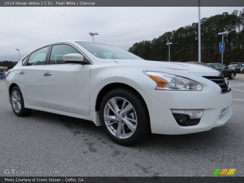 Pearl White / Charcoal 2014 Nissan Altima 2.5 SV