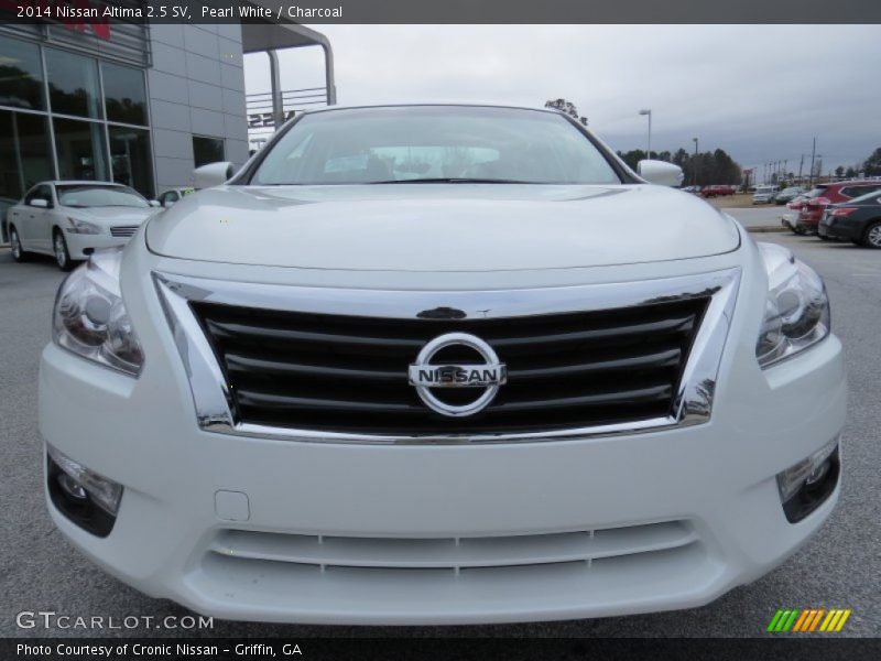 Pearl White / Charcoal 2014 Nissan Altima 2.5 SV