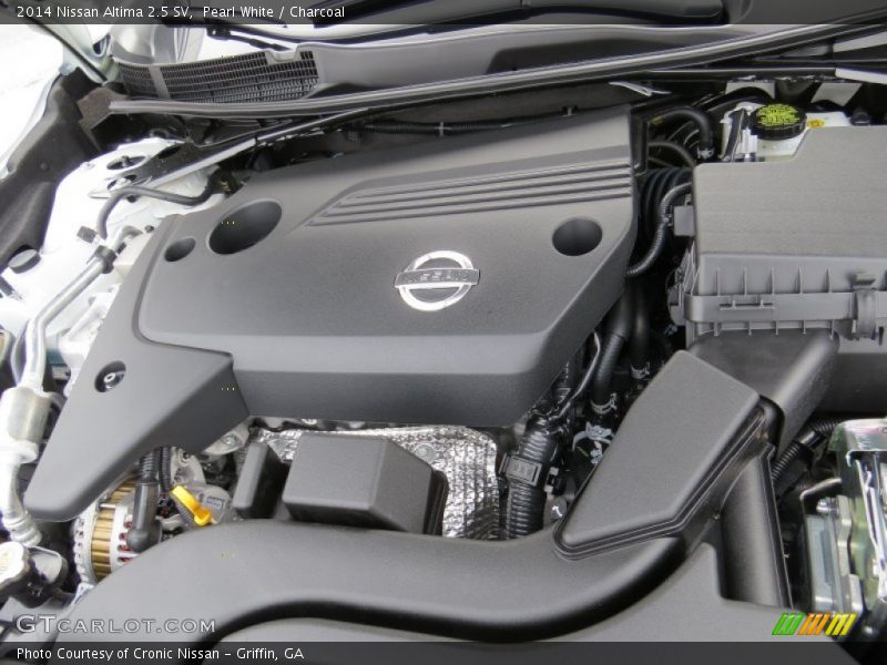 Pearl White / Charcoal 2014 Nissan Altima 2.5 SV