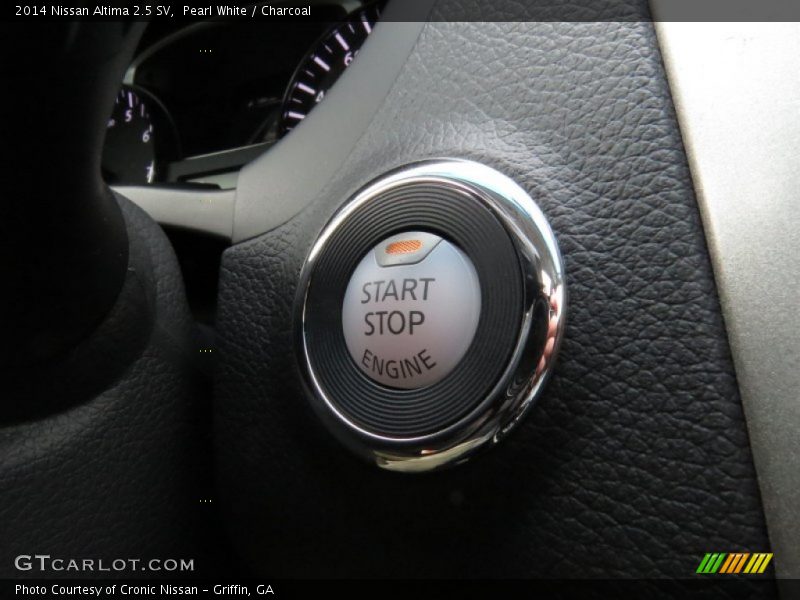Pearl White / Charcoal 2014 Nissan Altima 2.5 SV