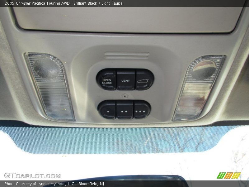 Brilliant Black / Light Taupe 2005 Chrysler Pacifica Touring AWD