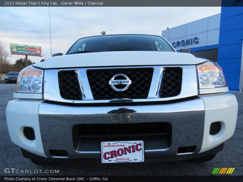 Glacier White / Charcoal 2013 Nissan Titan S King Cab