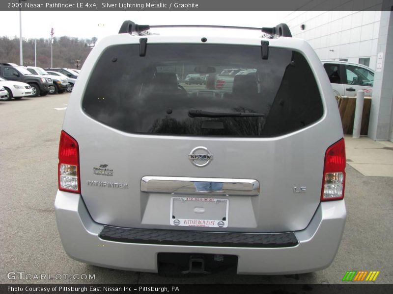 Silver Lightning Metallic / Graphite 2005 Nissan Pathfinder LE 4x4
