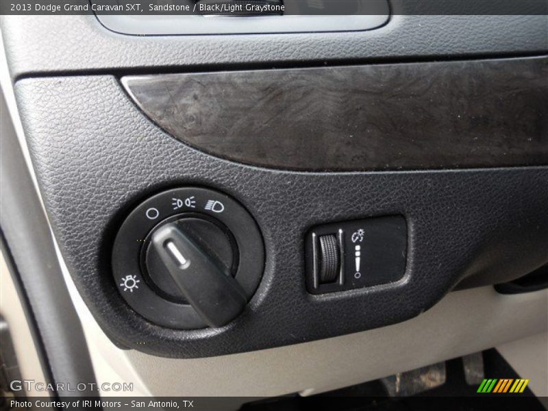 Sandstone / Black/Light Graystone 2013 Dodge Grand Caravan SXT