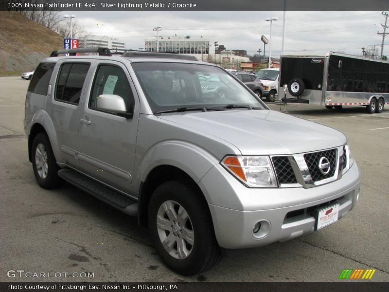 Silver Lightning Metallic / Graphite 2005 Nissan Pathfinder LE 4x4