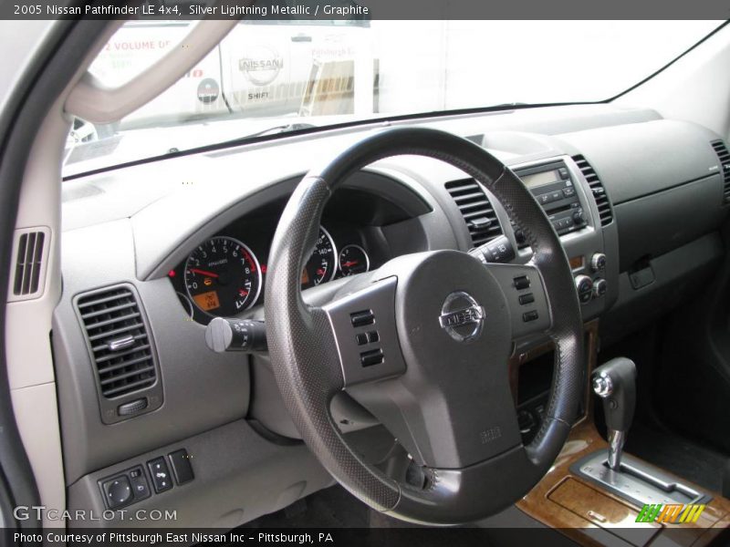 Silver Lightning Metallic / Graphite 2005 Nissan Pathfinder LE 4x4