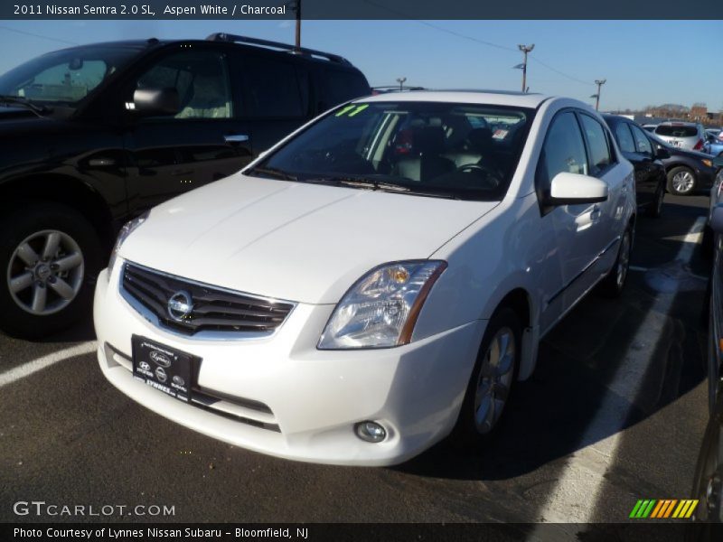 Aspen White / Charcoal 2011 Nissan Sentra 2.0 SL