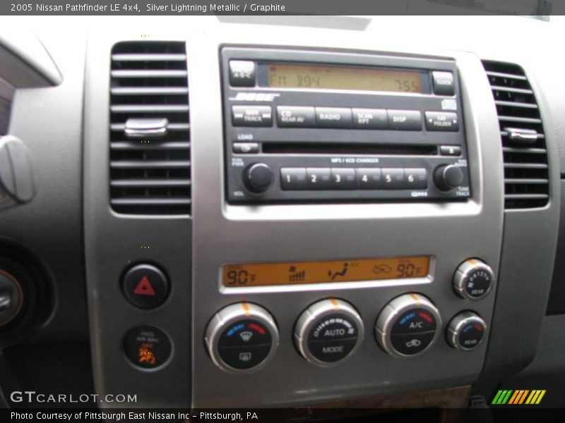 Silver Lightning Metallic / Graphite 2005 Nissan Pathfinder LE 4x4