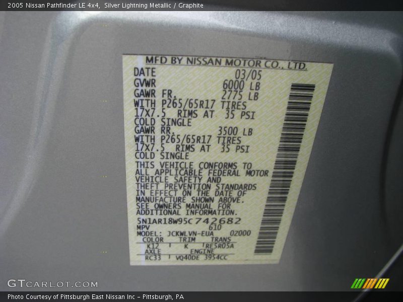 Silver Lightning Metallic / Graphite 2005 Nissan Pathfinder LE 4x4