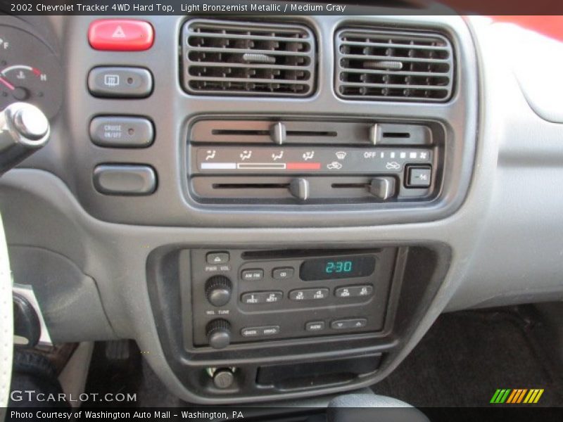 Light Bronzemist Metallic / Medium Gray 2002 Chevrolet Tracker 4WD Hard Top