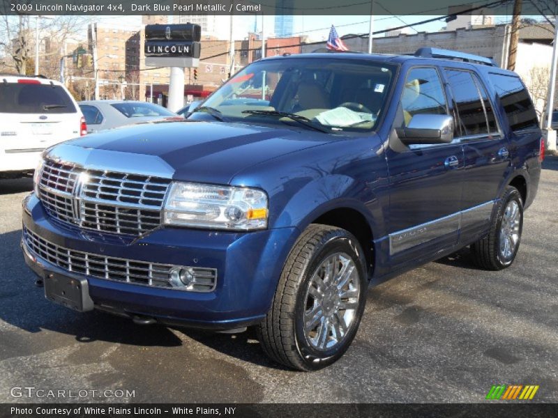 Front 3/4 View of 2009 Navigator 4x4