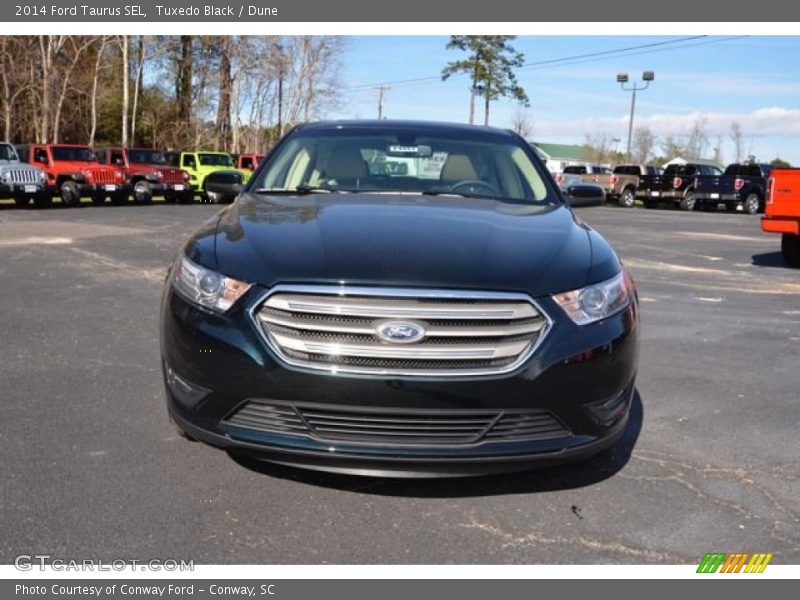 Tuxedo Black / Dune 2014 Ford Taurus SEL