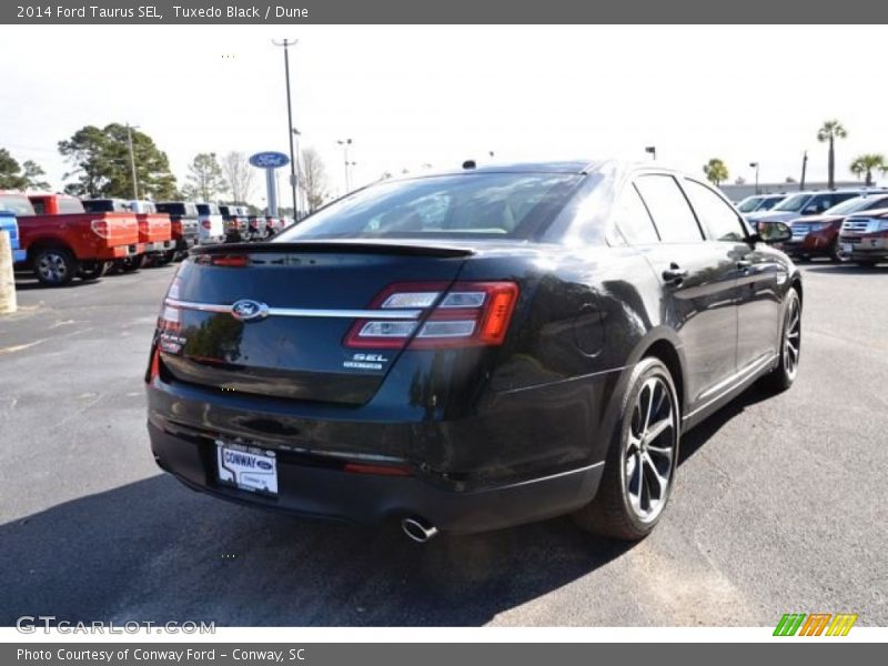 Tuxedo Black / Dune 2014 Ford Taurus SEL