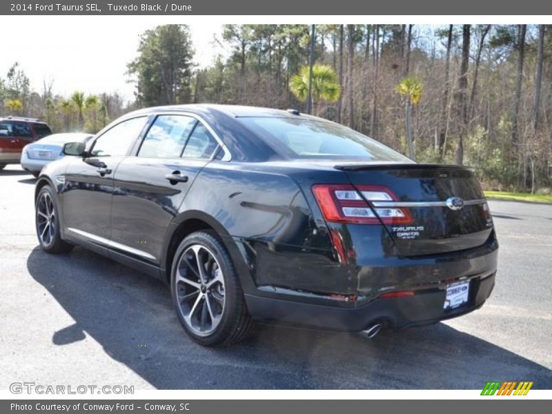 Tuxedo Black / Dune 2014 Ford Taurus SEL