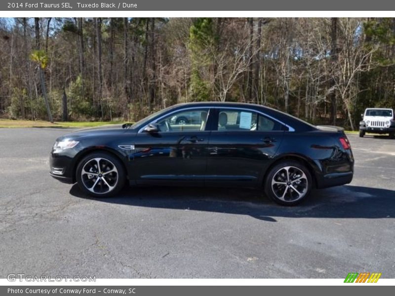 Tuxedo Black / Dune 2014 Ford Taurus SEL