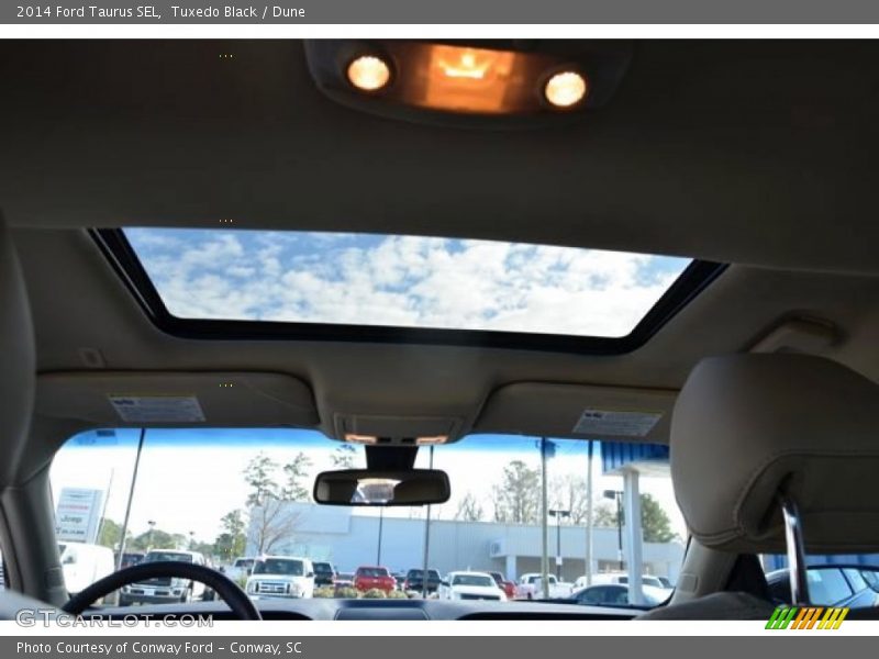 Tuxedo Black / Dune 2014 Ford Taurus SEL