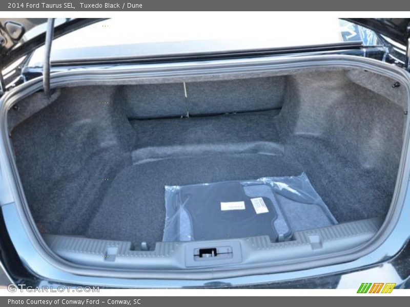 Tuxedo Black / Dune 2014 Ford Taurus SEL