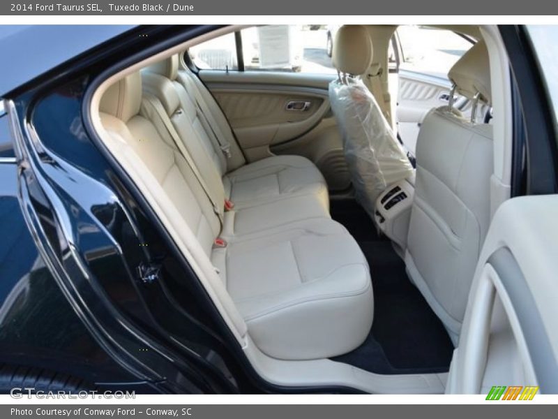 Tuxedo Black / Dune 2014 Ford Taurus SEL