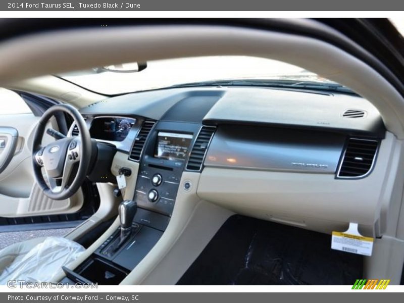 Tuxedo Black / Dune 2014 Ford Taurus SEL