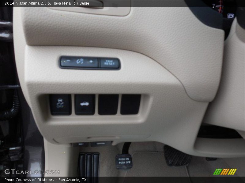 Java Metallic / Beige 2014 Nissan Altima 2.5 S
