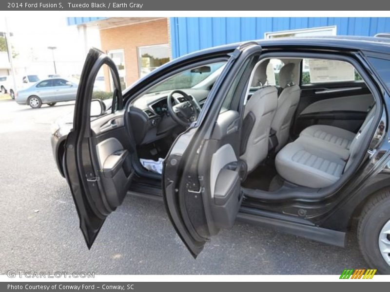 Tuxedo Black / Earth Gray 2014 Ford Fusion S