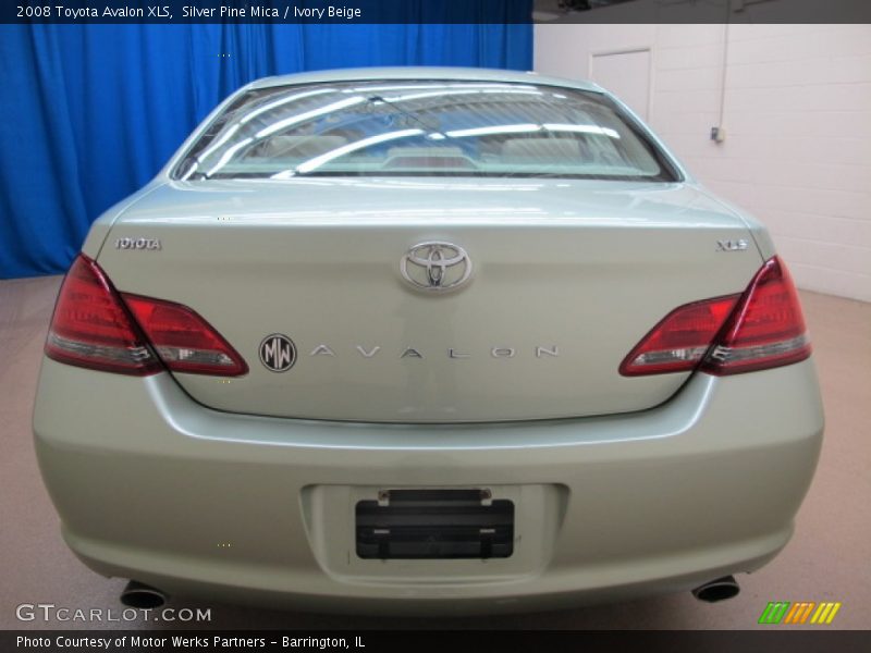 Silver Pine Mica / Ivory Beige 2008 Toyota Avalon XLS