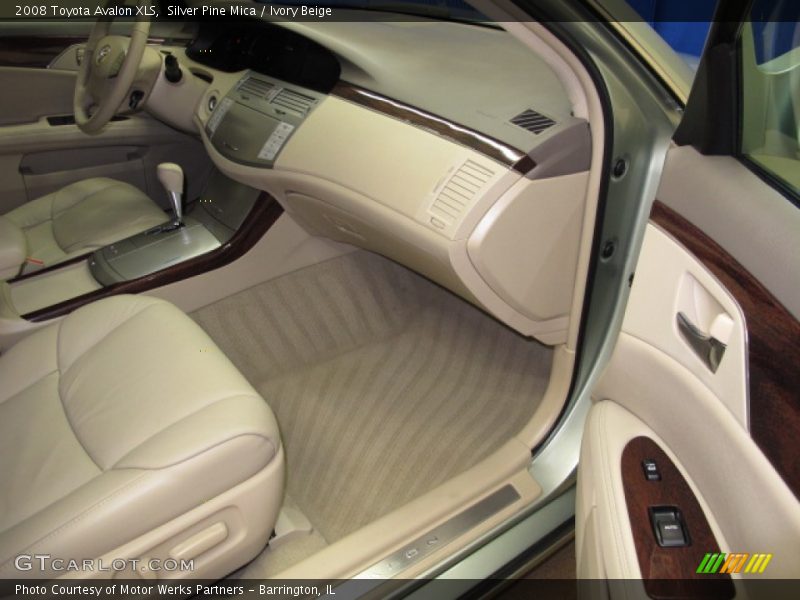 Silver Pine Mica / Ivory Beige 2008 Toyota Avalon XLS