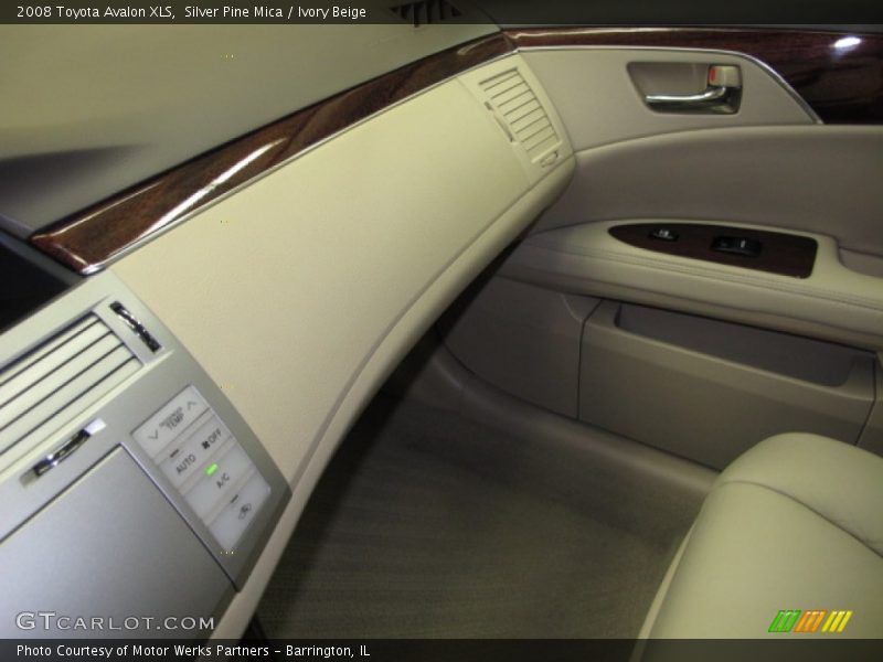 Silver Pine Mica / Ivory Beige 2008 Toyota Avalon XLS