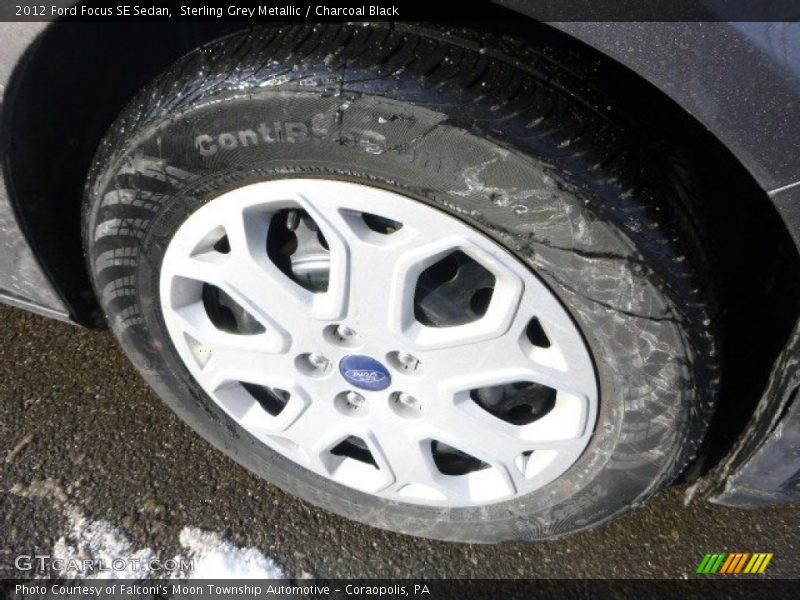 Sterling Grey Metallic / Charcoal Black 2012 Ford Focus SE Sedan