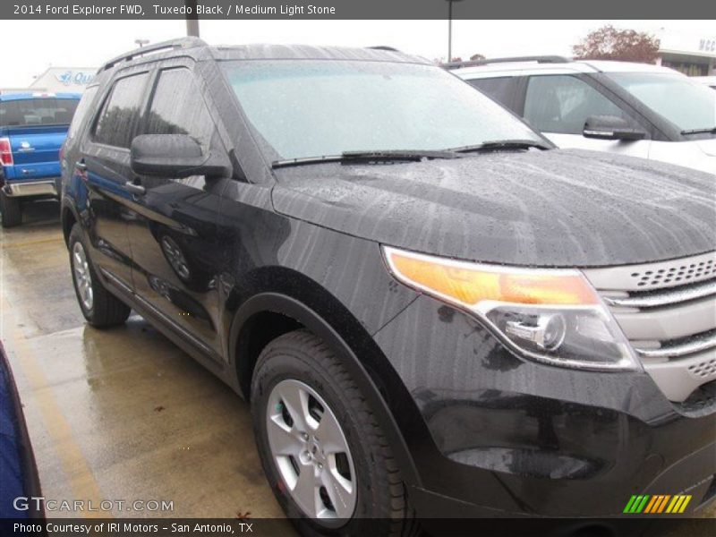 Tuxedo Black / Medium Light Stone 2014 Ford Explorer FWD