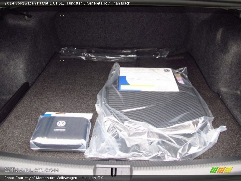 Tungsten Silver Metallic / Titan Black 2014 Volkswagen Passat 1.8T SE