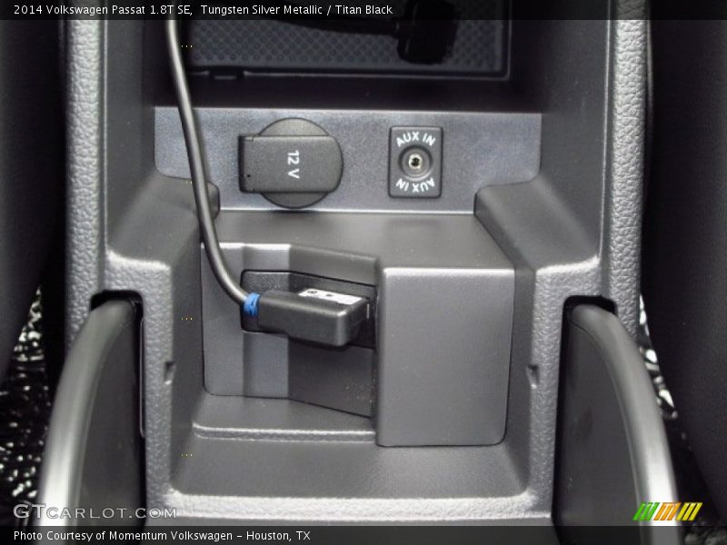 Tungsten Silver Metallic / Titan Black 2014 Volkswagen Passat 1.8T SE