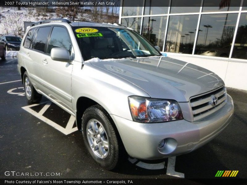 Front 3/4 View of 2007 Highlander 
