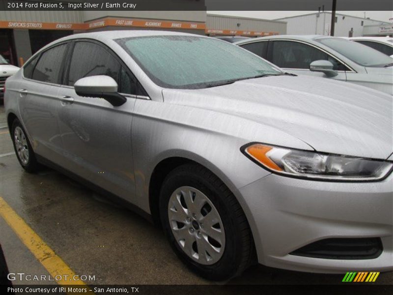 Ingot Silver / Earth Gray 2014 Ford Fusion S