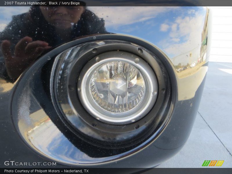 Black / Ivory Beige 2007 Toyota Highlander