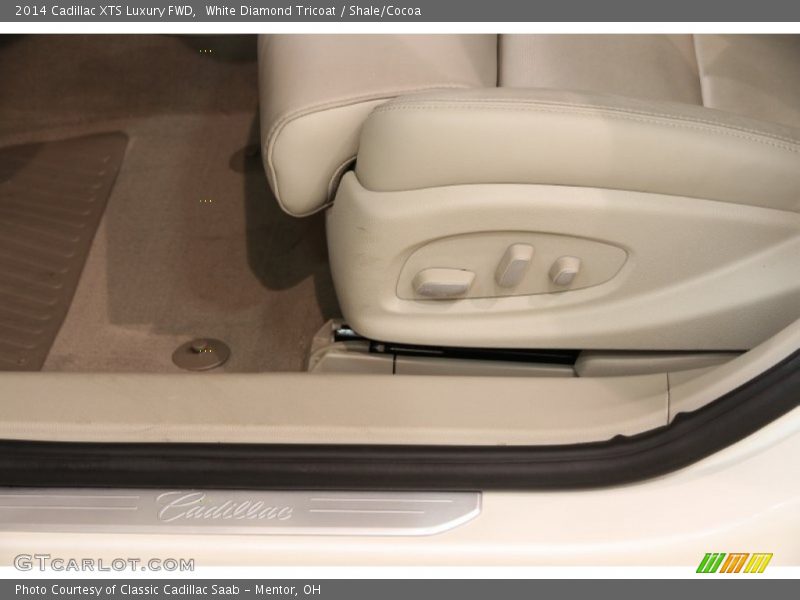 White Diamond Tricoat / Shale/Cocoa 2014 Cadillac XTS Luxury FWD