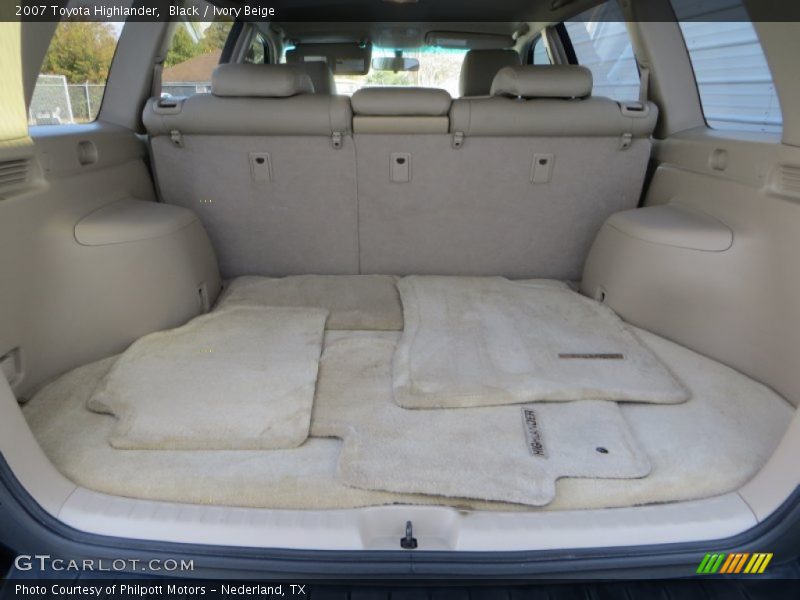 Black / Ivory Beige 2007 Toyota Highlander