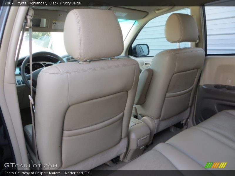 Black / Ivory Beige 2007 Toyota Highlander
