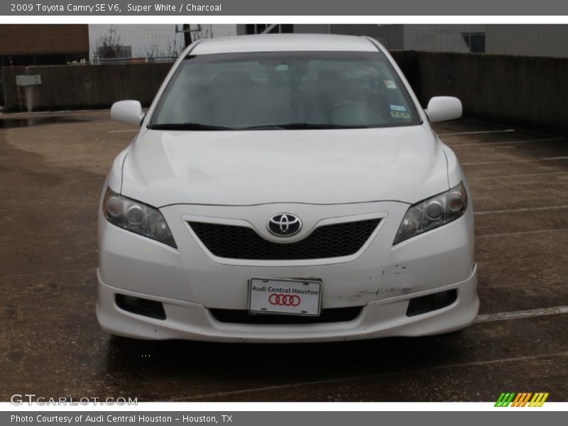 Super White / Charcoal 2009 Toyota Camry SE V6