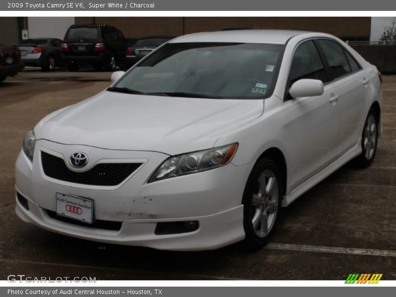 Super White / Charcoal 2009 Toyota Camry SE V6