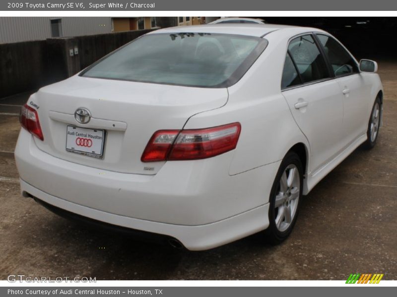 Super White / Charcoal 2009 Toyota Camry SE V6