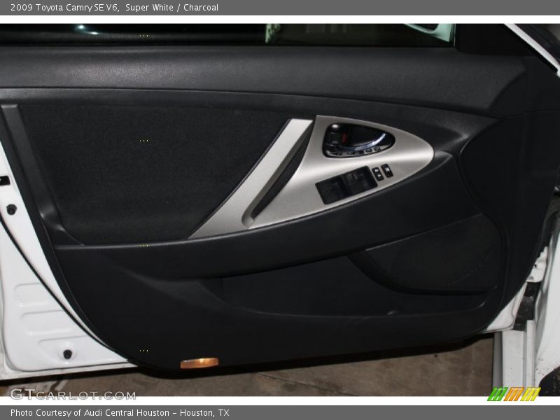 Super White / Charcoal 2009 Toyota Camry SE V6