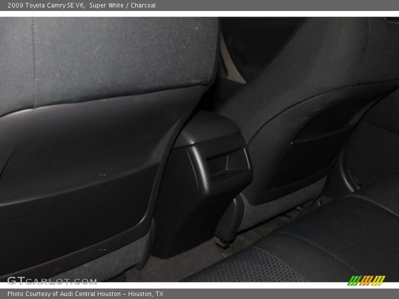 Super White / Charcoal 2009 Toyota Camry SE V6