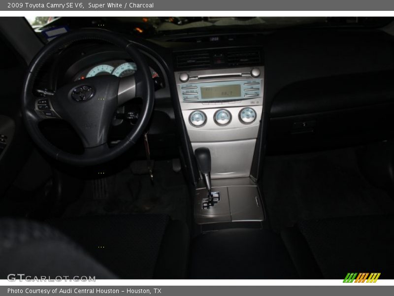 Super White / Charcoal 2009 Toyota Camry SE V6