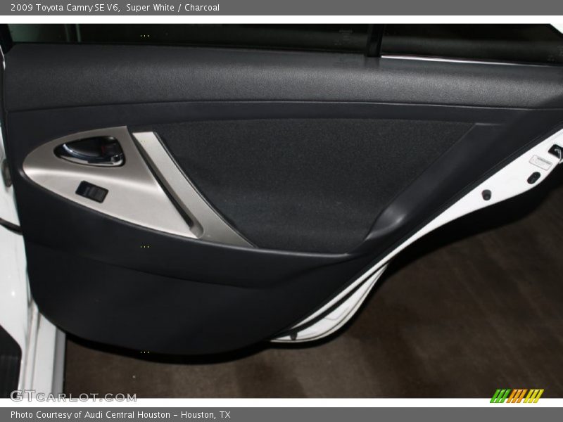Super White / Charcoal 2009 Toyota Camry SE V6