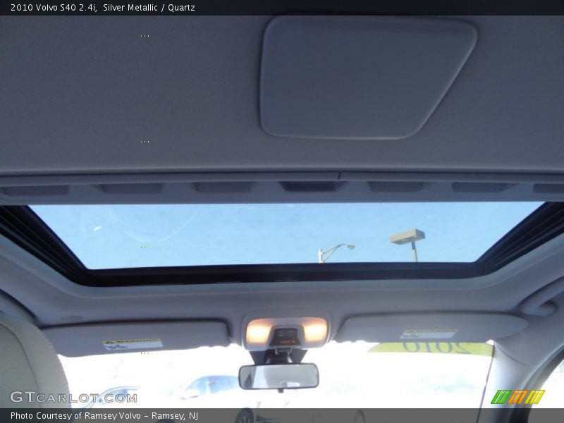 Silver Metallic / Quartz 2010 Volvo S40 2.4i
